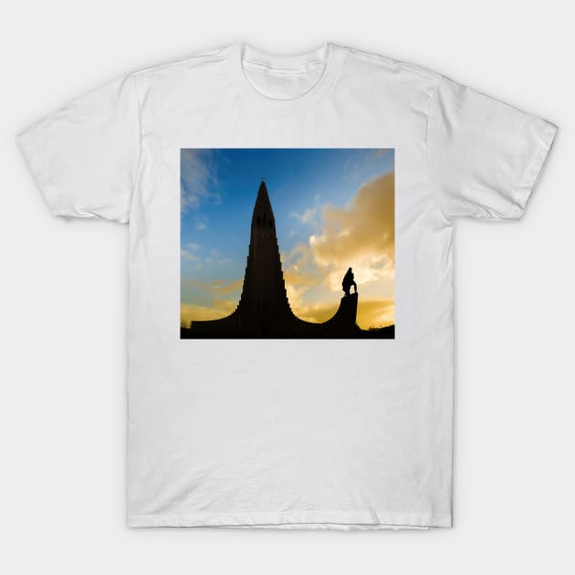 Norse explorer Leif Erikson outside Hallgrímskirkja T-Shirt by GrahamPrentice